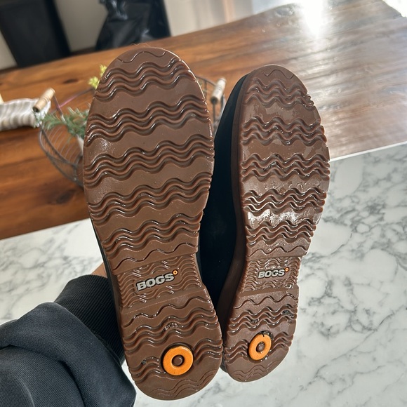 Women’s Bogs size 7 - Picture 2 of 2